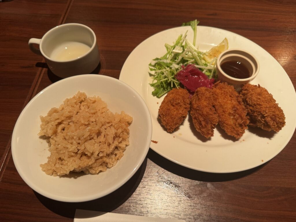 牡蠣フライ定食